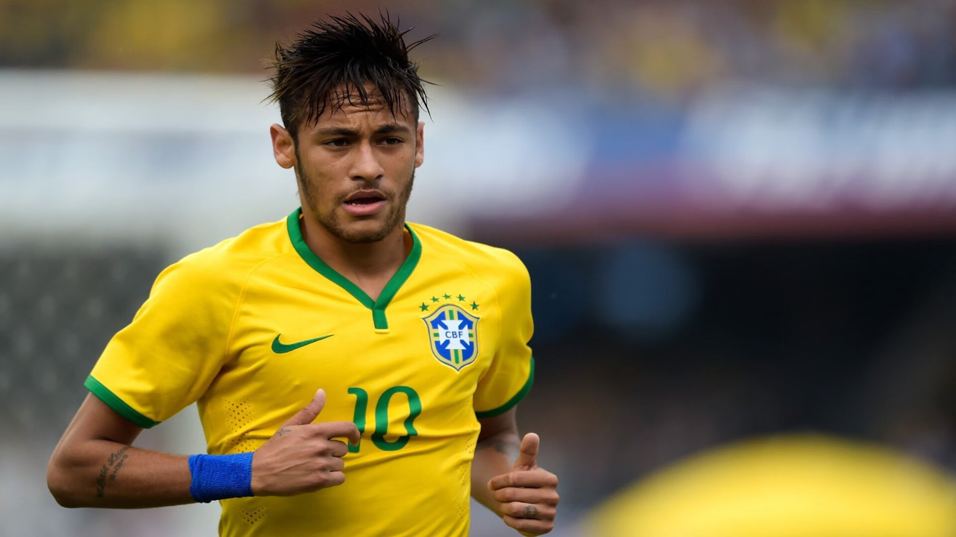 中超联赛激战正酣,争冠保级悬念迭起